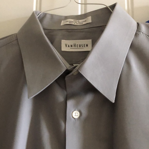 (2) Men's Van Heusen Wrinkle Free Long-Sleeve Shirts - Picture 3 of 10